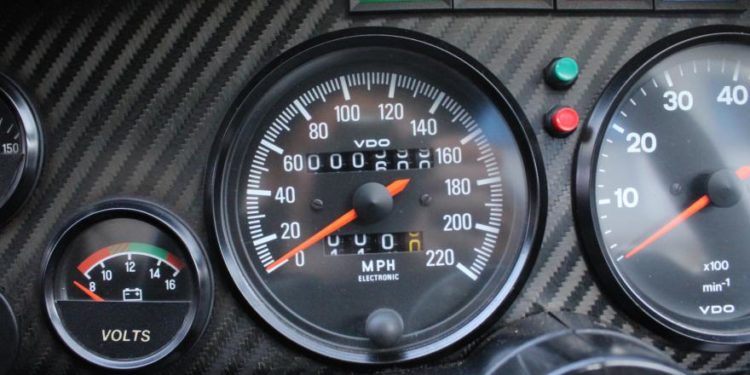 Poderá este Jaguar XJR-15 passar o meio milhão de Euros? 22