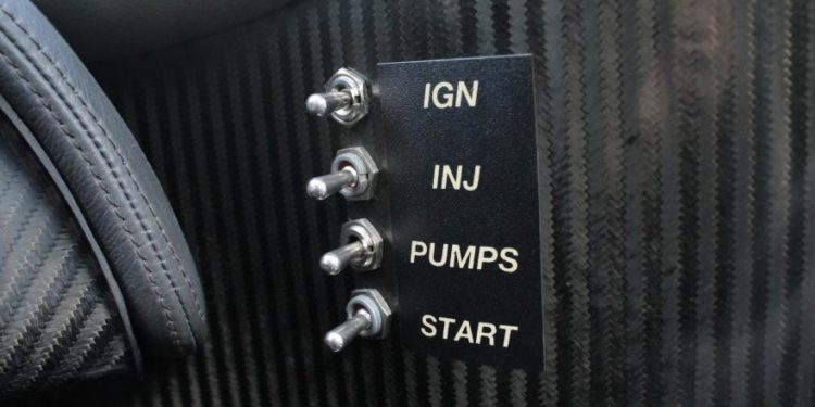 Poderá este Jaguar XJR-15 passar o meio milhão de Euros? 23