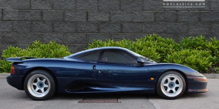 Poderá este Jaguar XJR-15 passar o meio milhão de Euros? 36