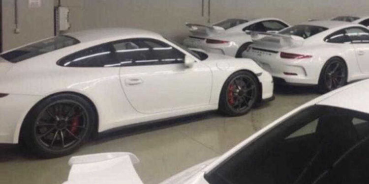 Estão 18 Porsche 911 GT3 à venda na Holanda! 16