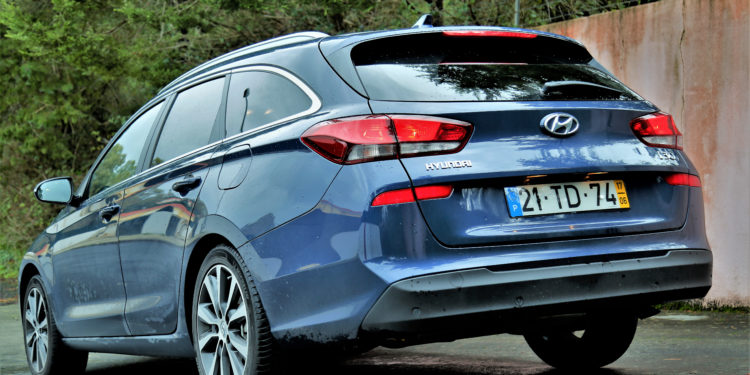 Hyundai i30 SW 1.4 T-GDI DCT 7: Um "N" disfarçado de familiar? 36
