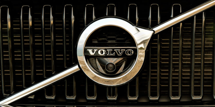 Volvo XC60 D4 AWD Momentum: Ao volante do automóvel mais seguro do segmento! 60