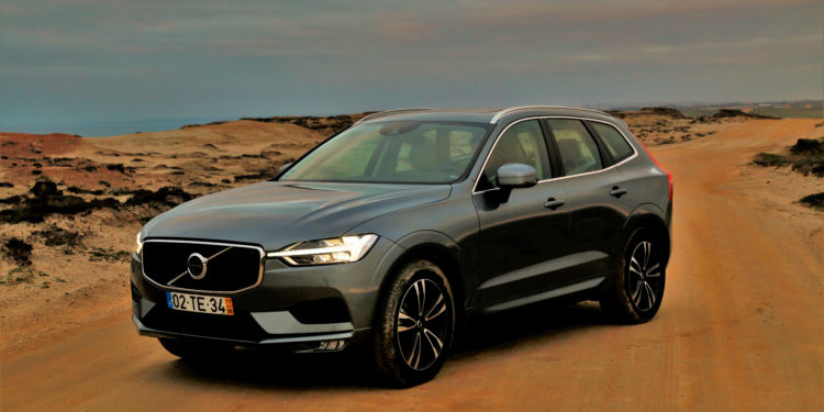 Volvo XC60 D4 AWD Momentum: Ao volante do automóvel mais seguro do segmento! 53
