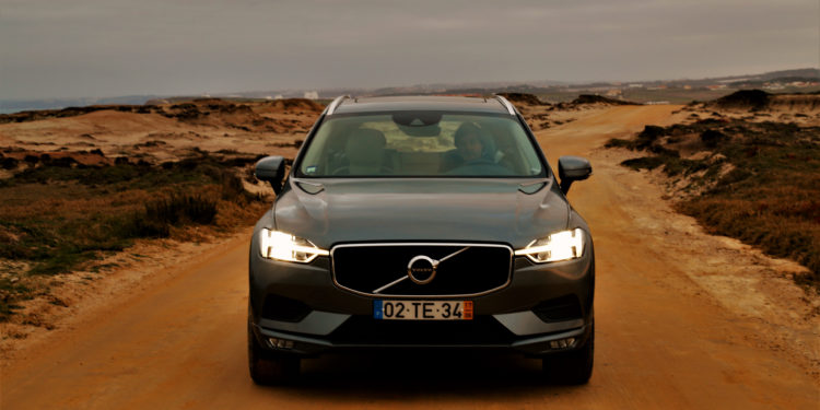 Volvo XC60 D4 AWD Momentum: Ao volante do automóvel mais seguro do segmento! 54