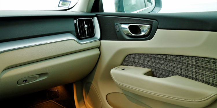 Volvo XC60 D4 AWD Momentum: Ao volante do automóvel mais seguro do segmento! 48