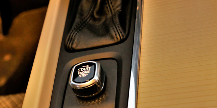 Volvo XC60 D4 AWD Momentum: Ao volante do automóvel mais seguro do segmento! 45
