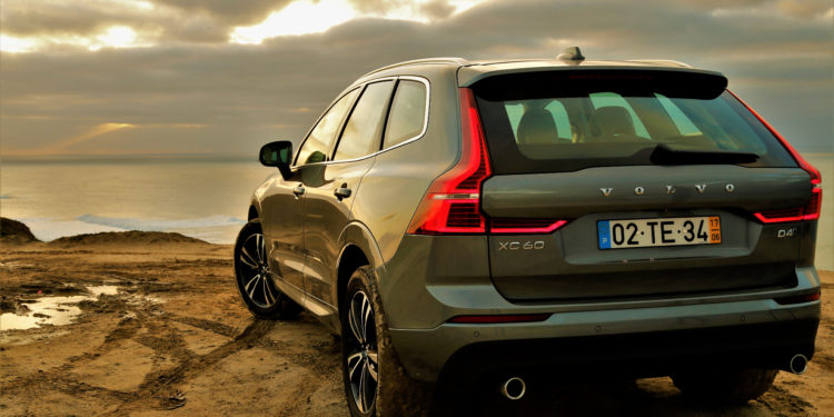 Volvo XC60 D4 AWD Momentum: Ao volante do automóvel mais seguro do segmento! 66