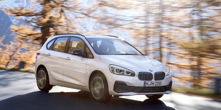 BMW Série 2 Active Tourer e Gran Tourer recebe restyling! 98 BMW Série 2 Active Tourer e Gran Tourer recebe restyling! 98