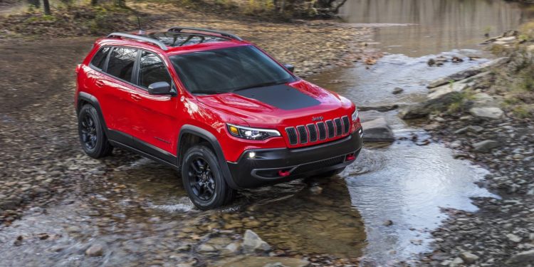 Jeep Cherokee aparece de "cara lavada" em Detroit! 51