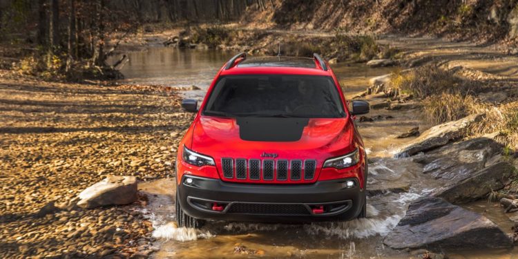 Jeep Cherokee aparece de "cara lavada" em Detroit! 47