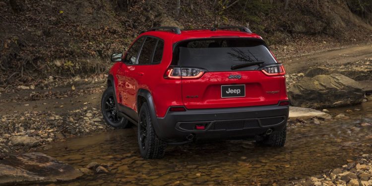 Jeep Cherokee aparece de "cara lavada" em Detroit! 44