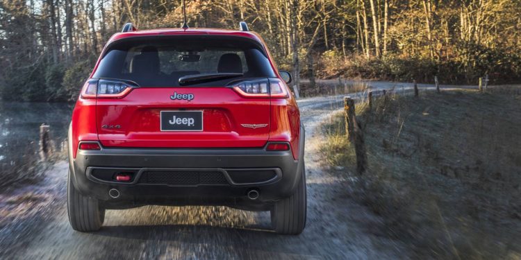 Jeep Cherokee aparece de "cara lavada" em Detroit! 37
