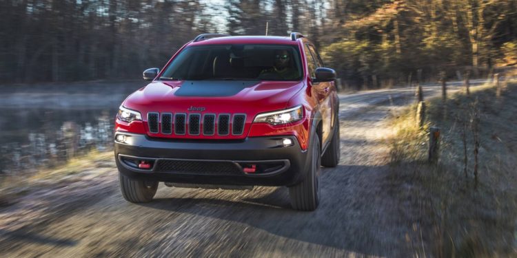 Jeep Cherokee aparece de "cara lavada" em Detroit! 39