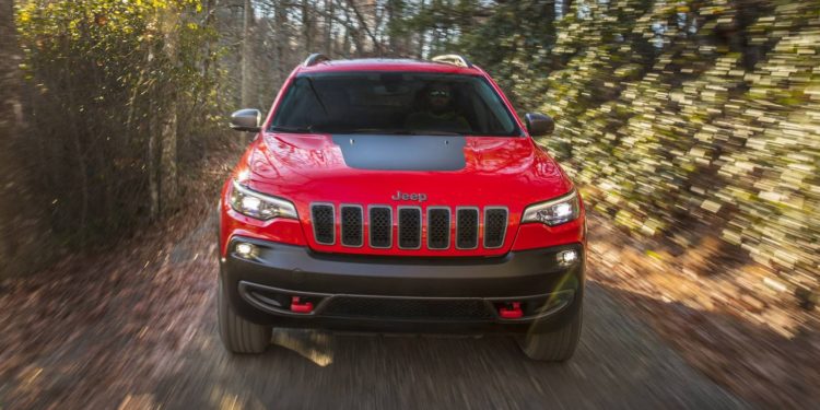 Jeep Cherokee aparece de "cara lavada" em Detroit! 40