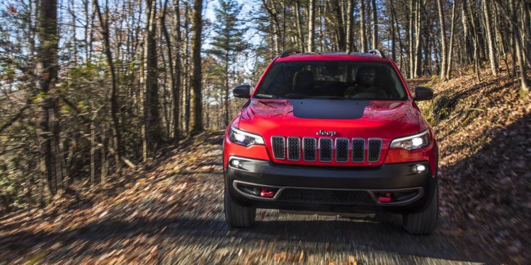 Jeep Cherokee aparece de "cara lavada" em Detroit! 33