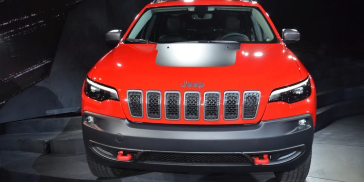 Jeep Cherokee aparece de "cara lavada" em Detroit! 65