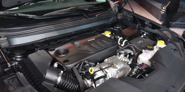 Jeep Cherokee aparece de "cara lavada" em Detroit! 62