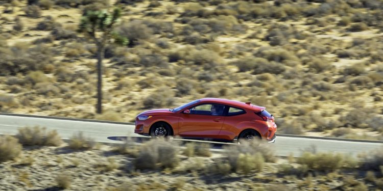 Hyundai revela Veloster no salão de Detroit! 24