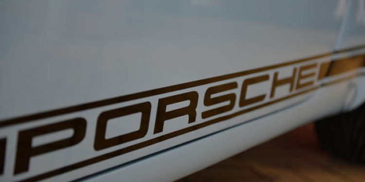 Este Porsche 911 de 1970 com as cores da Gulf vai a leilão! 30