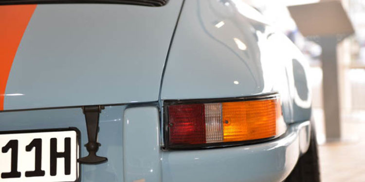 Este Porsche 911 de 1970 com as cores da Gulf vai a leilão! 26