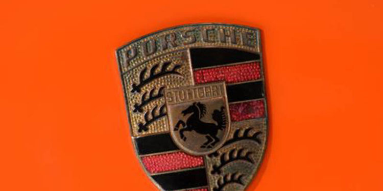 Este Porsche 911 de 1970 com as cores da Gulf vai a leilão! 15