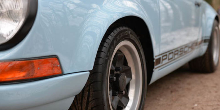 Este Porsche 911 de 1970 com as cores da Gulf vai a leilão! 14
