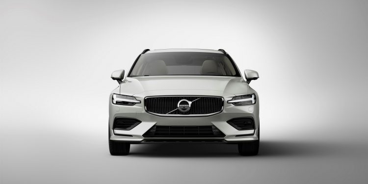 A Nova Volvo V60 chega este verão com versão Cross Country prevista! 23