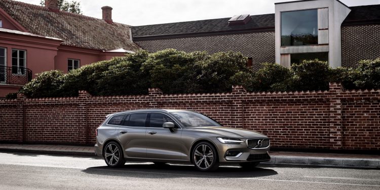 A Nova Volvo V60 chega este verão com versão Cross Country prevista! 17