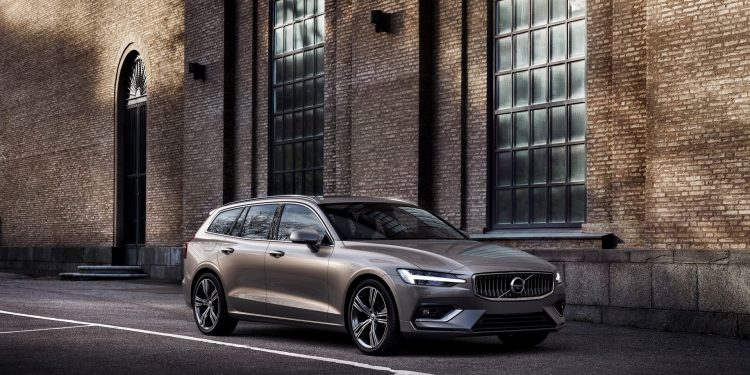 A Nova Volvo V60 chega este verão com versão Cross Country prevista! 16