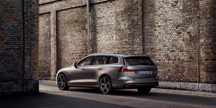 A Nova Volvo V60 chega este verão com versão Cross Country prevista! 15