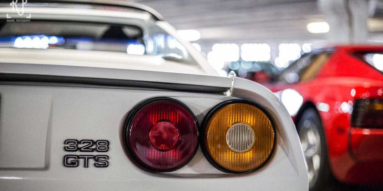 Estes Supercarros estão parqueados num estacionamento publico! 31