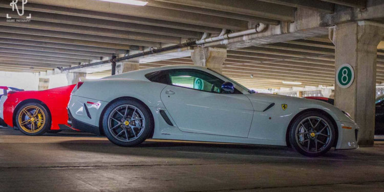 Estes Supercarros estão parqueados num estacionamento publico! 27