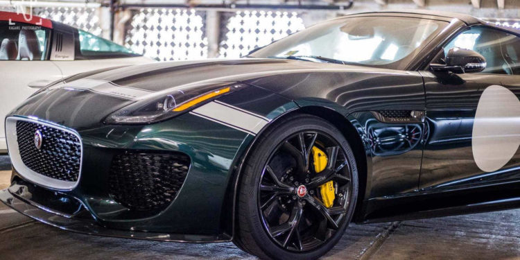 Estes Supercarros estão parqueados num estacionamento publico! 19