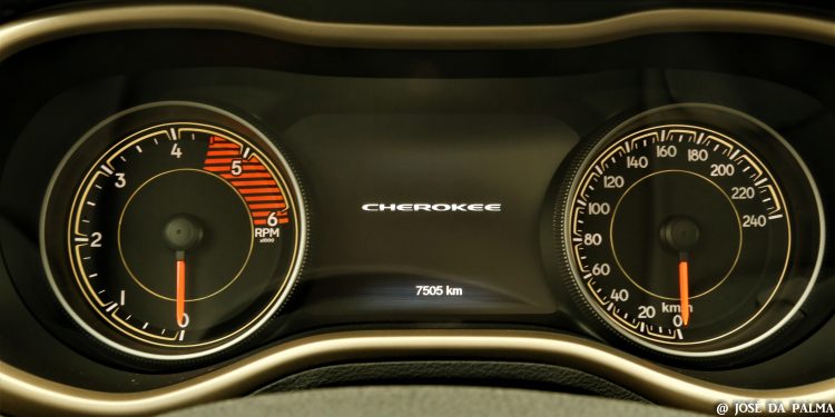 Jeep Cherokee 2.0 Multijet 140cv: Maus caminhos em classe executiva! 41