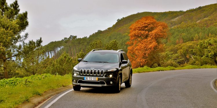 Jeep Cherokee 2.0 Multijet 140cv: Maus caminhos em classe executiva! 28