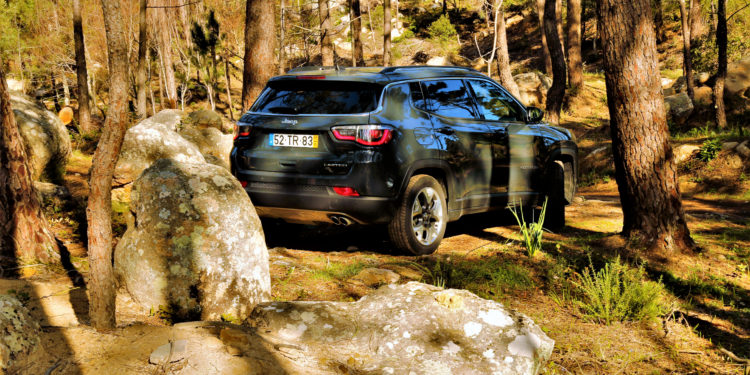 Jeep Compass 1.6 Multijet Limited: Comedido e aventureiro! 37