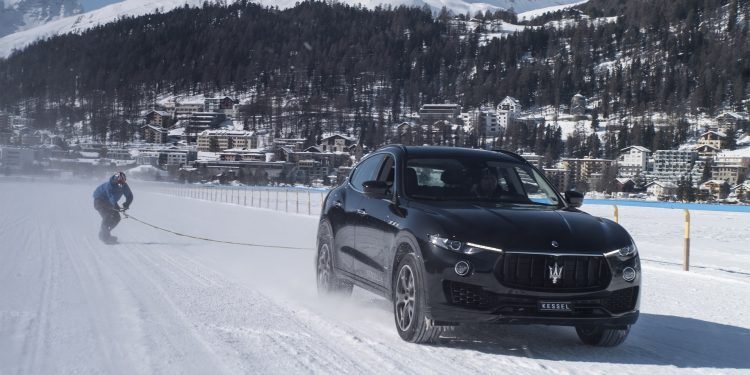 Maserati ajuda snowboarder a conseguir um recorde do Guiness! 13