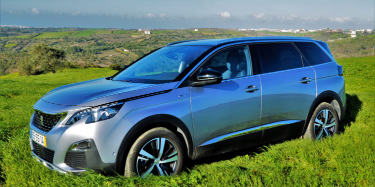 Peugeot 5008 1.6 HDI GT Line: Espaço Hi-Tech! 24