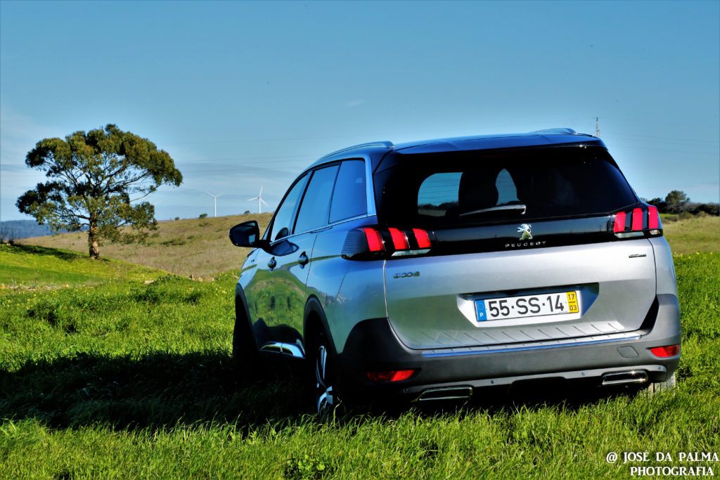 Peugeot 5008 1.6 HDI GT Line: Espaço Hi-Tech! 18