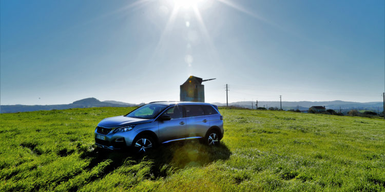 Peugeot 5008 1.6 HDI GT Line: Espaço Hi-Tech! 38