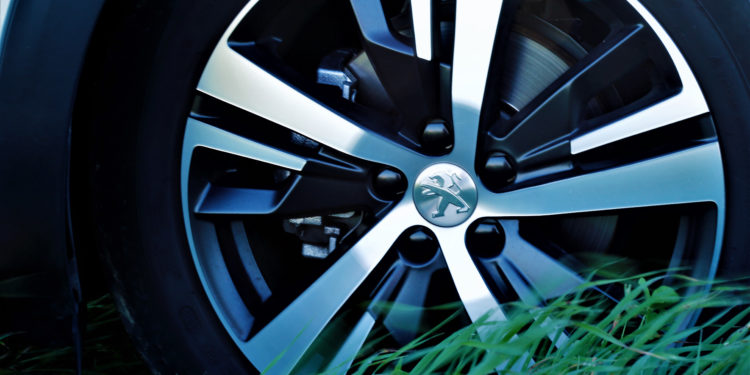 Peugeot 5008 1.6 HDI GT Line: Espaço Hi-Tech! 40