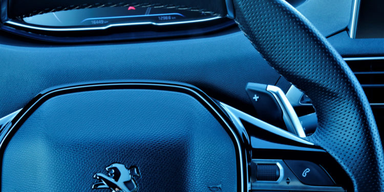 Peugeot 5008 1.6 HDI GT Line: Espaço Hi-Tech! 44