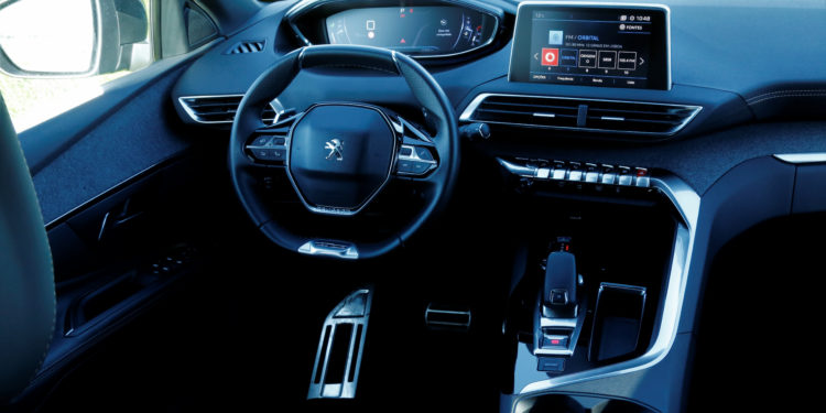 Peugeot 5008 1.6 HDI GT Line: Espaço Hi-Tech! 48