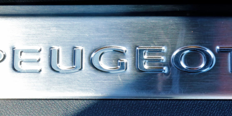 Peugeot 5008 1.6 HDI GT Line: Espaço Hi-Tech! 56