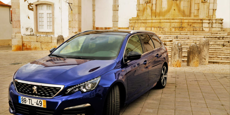Peugeot 308 SW 1.2 Puretech GT Line: Estilo e dinâmica! 25