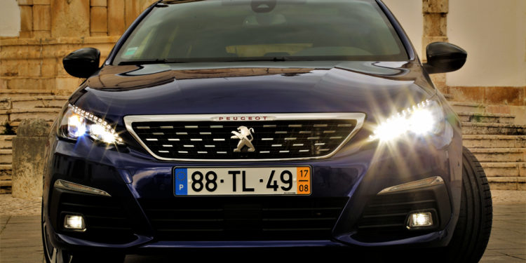 Peugeot 308 SW 1.2 Puretech GT Line: Estilo e dinâmica! 26