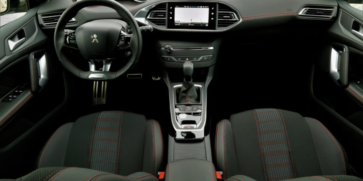 Peugeot 308 SW 1.2 Puretech GT Line: Estilo e dinâmica! 57