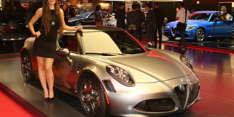 As "meninas" dos showrooms podem desaparecer! 17