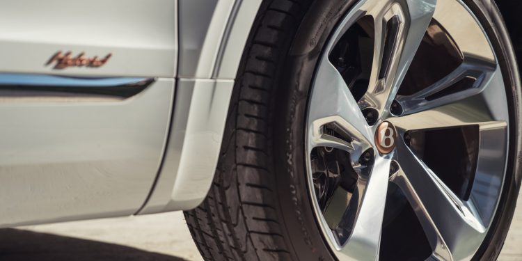 Este é o Bentley Bentayga Híbrido! 27