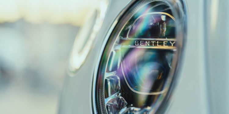 Este é o Bentley Bentayga Híbrido! 29